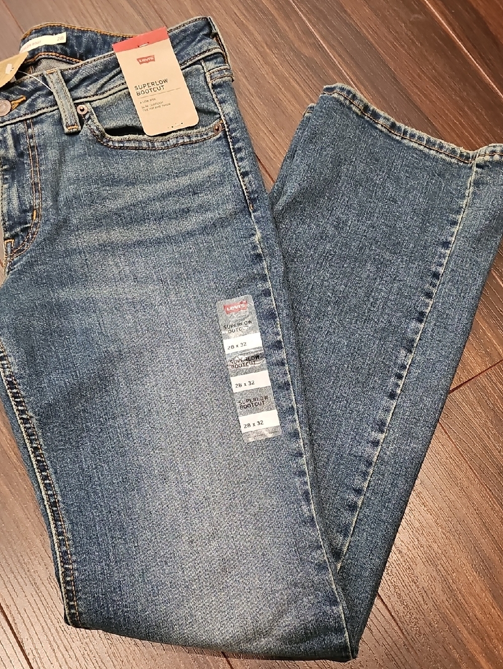 Women's Levis Superlow Bootcut Studded Crystal Pockets Jeans Size 28x32 NWT